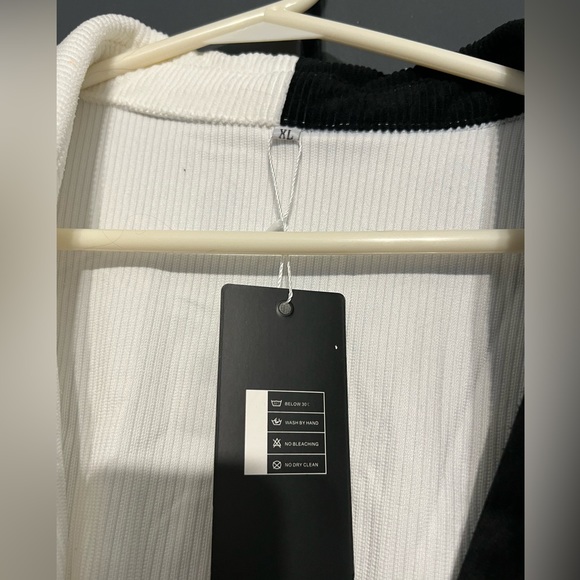 Multi colour button up size xl nwt - Picture 4 of 5